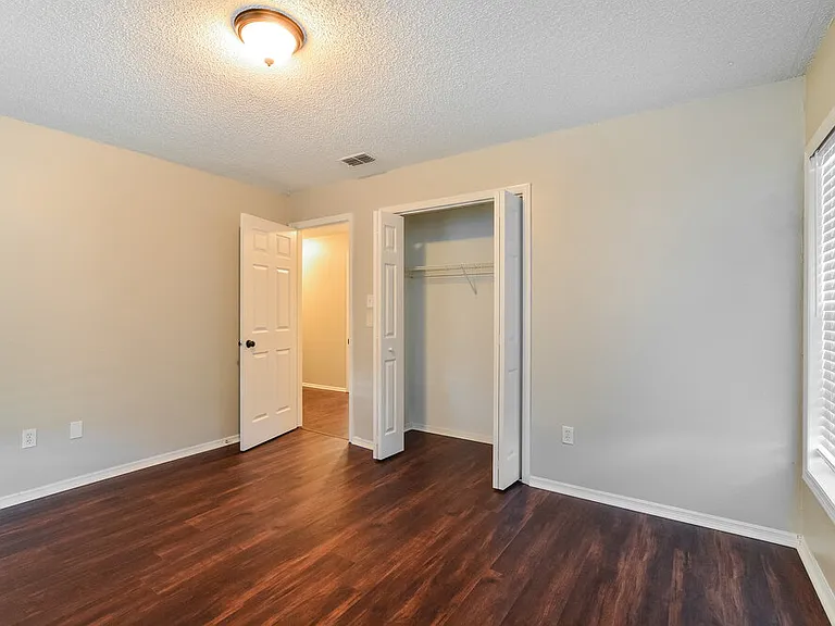 1400 Ponce De Leon Blvd — Photo 11
