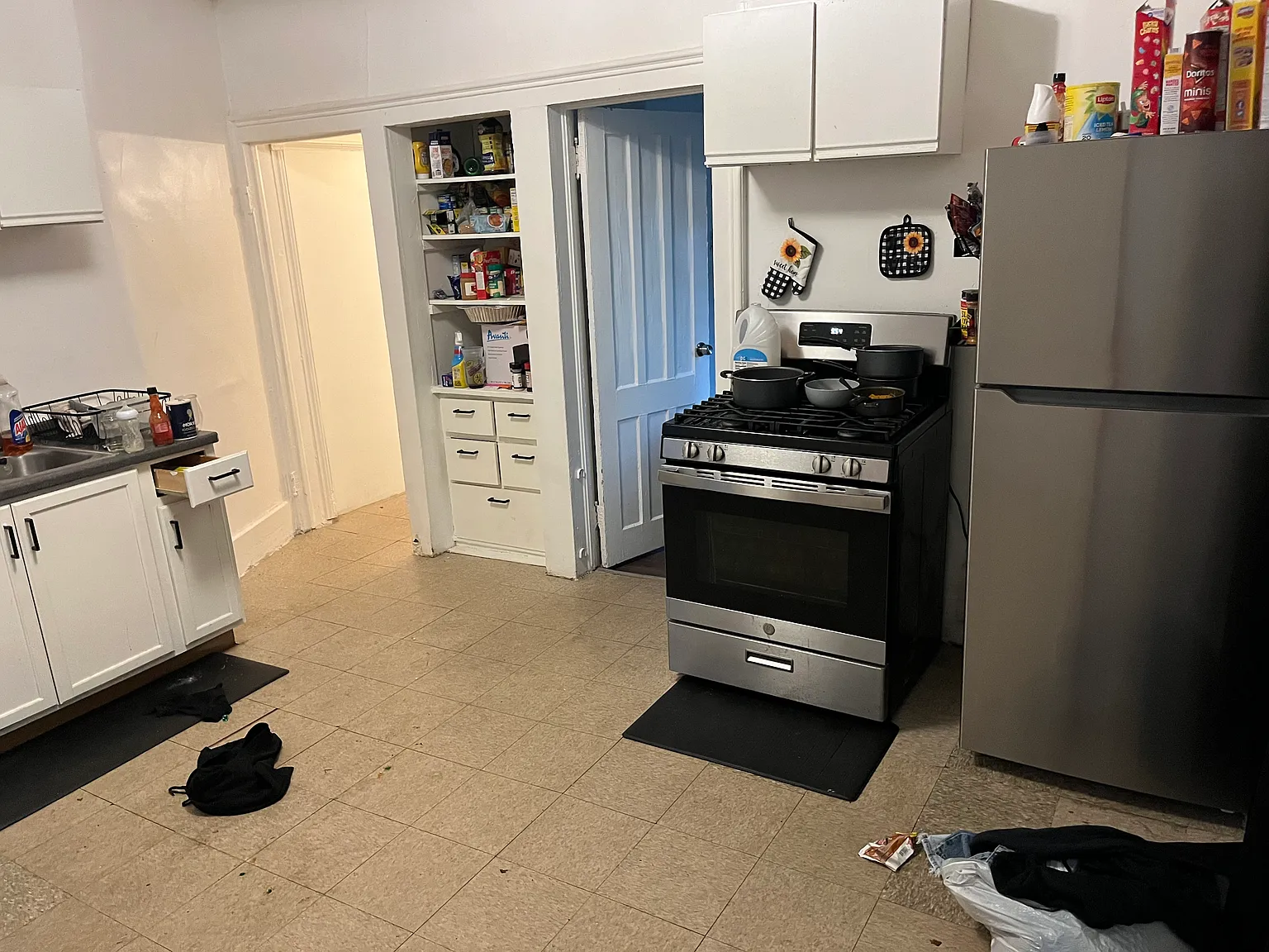 3 bed, 1200 sqft, $1,500 — Photo 4