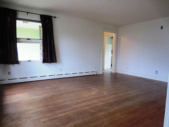 4th image of 8 James Ave