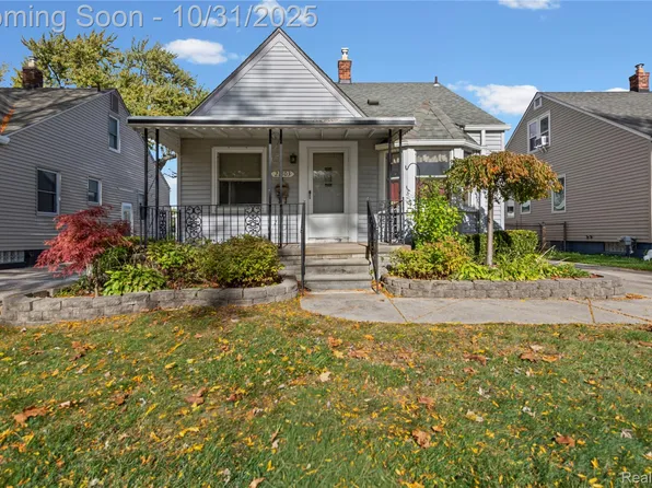 21803 Colony St, Saint Clair Shores, MI 48080