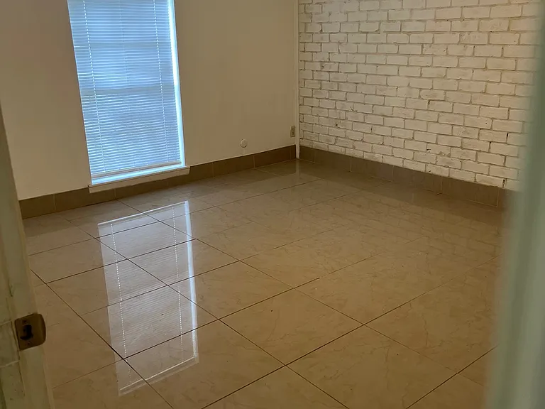 8372 Leamont Dr — Photo 15