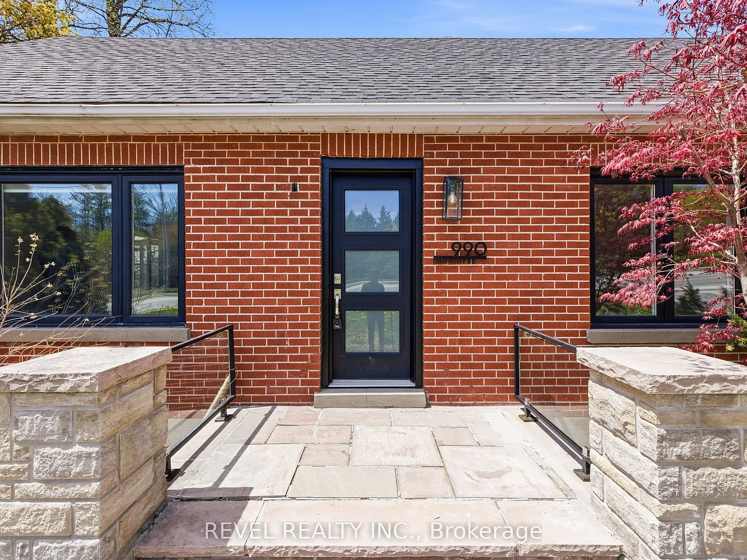 3 bed, $2,500 — Photo 2
