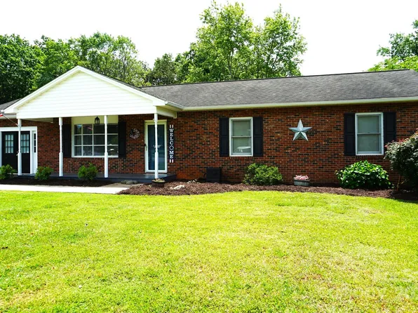 1958 19th Avenue Dr NE #8, Hickory, NC 28601