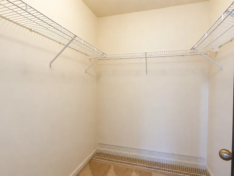 22089 Saint Inigoes Ct — Photo 11