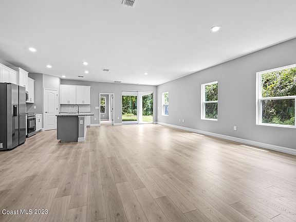 5th image of 1929 Red Bud Cir NW