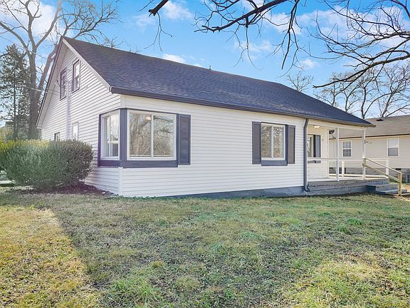 3rd image of 501 Lanier Dr