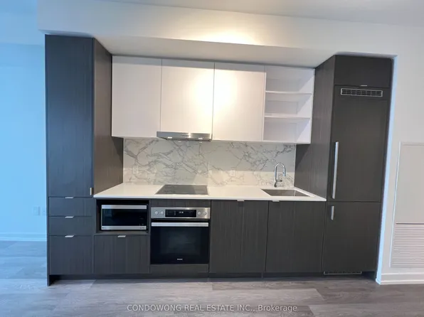 55 Cooper St, Toronto, ON