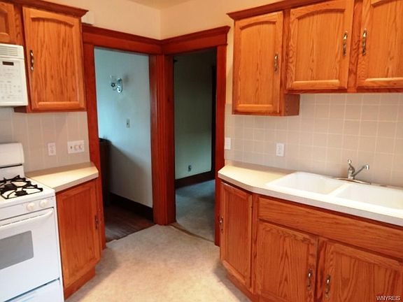 3rd image of 83 Elmview Dr
