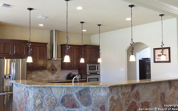 2nd image of 410 Meadowgrove Ln