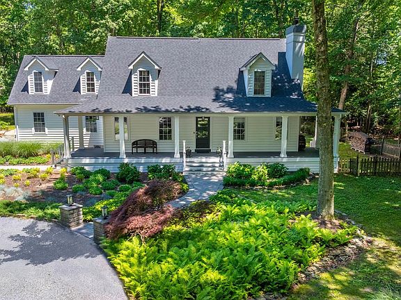 2nd image of 21897 Lavender Ln