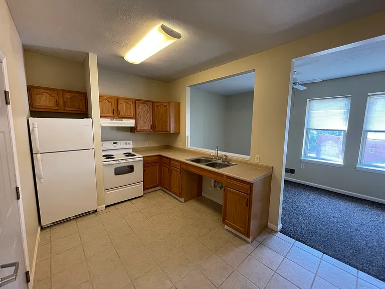 732 3rd Ave #11 — Photo 4