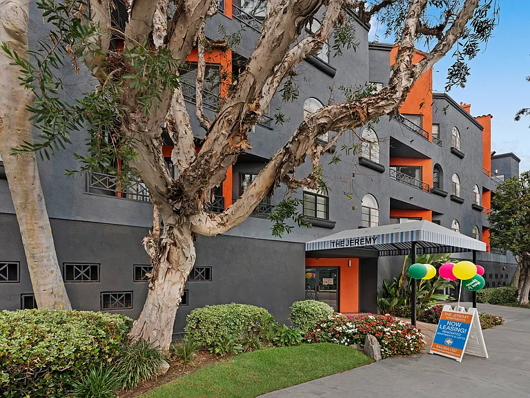 The Jeremy Apts — Photo 18