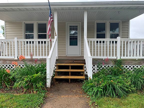 3rd image of 109 Riverview Dr