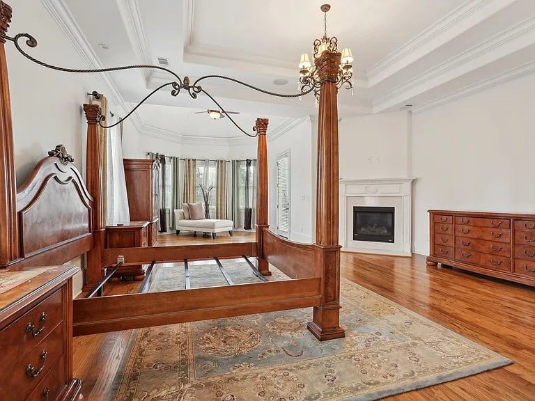 343 Summer Garden Dr — Photo 42