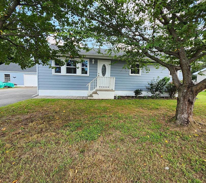 1st image of 132 Quaker Rd