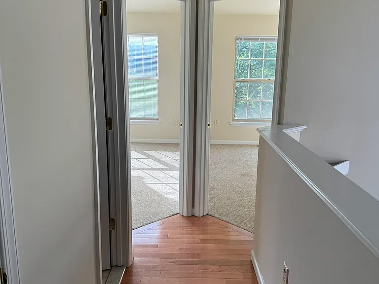 2042 Powell Dr — Photo 3