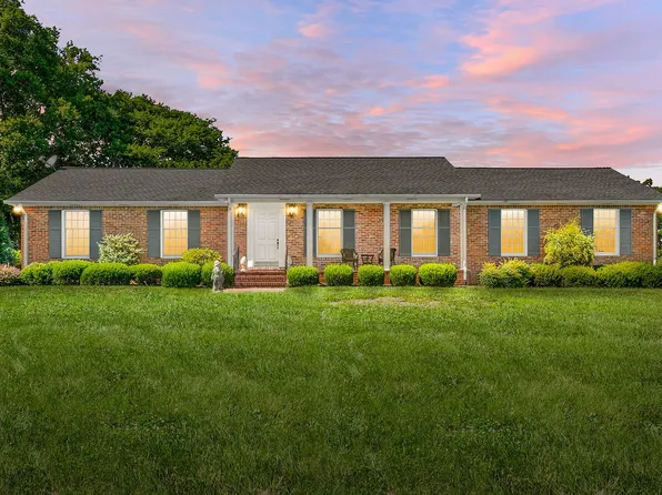 699 Foston Chapel Rd, Hopkinsville, KY 42240