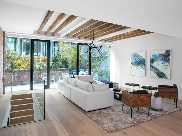 325 W Broadway #Townhouse, New York, NY 10013