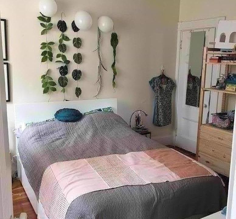 2nd image of 499 Beacon St APT 6Q