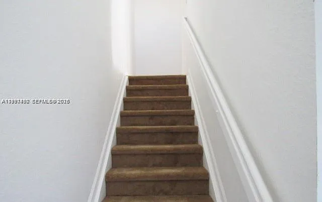 1114 Lucaya Dr — Photo 4
