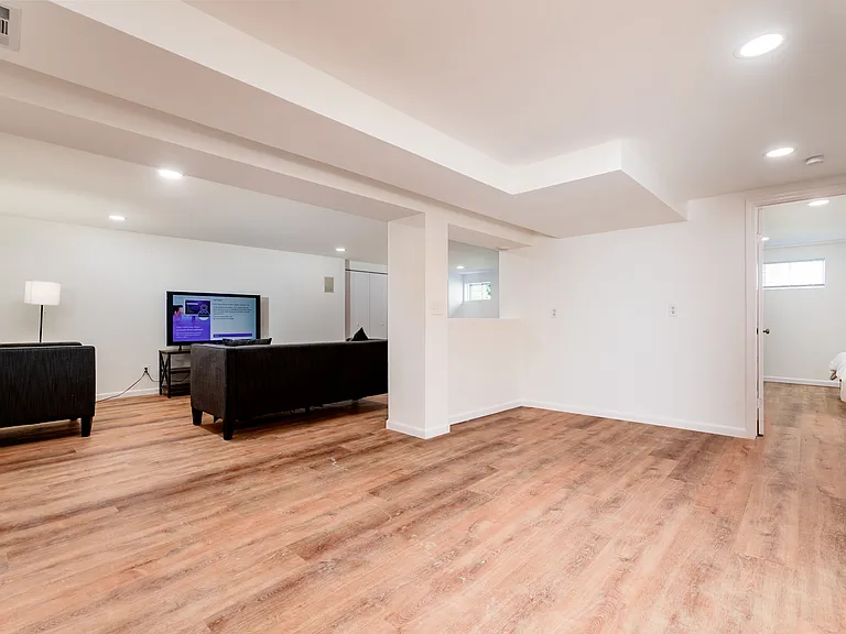 429 Slusser Ln — Photo 30