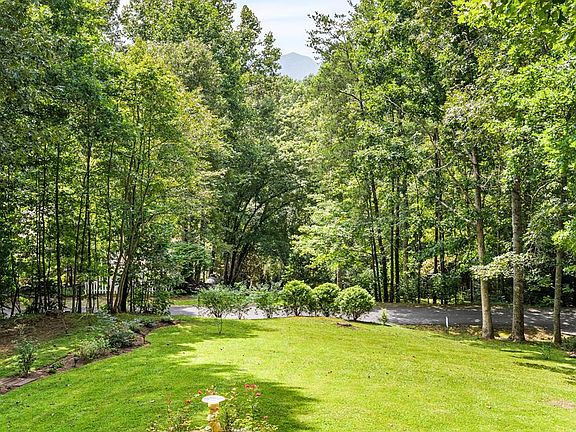 4th image of 5147 Summer Wood Ln