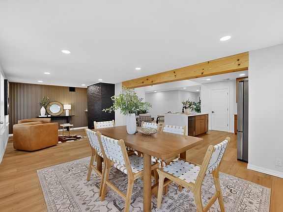 5th image of 3045 Lockmoor Ln
