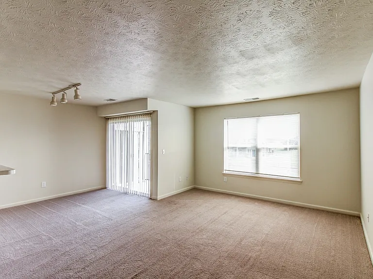Riverbend Apartment Homes — Photo 11