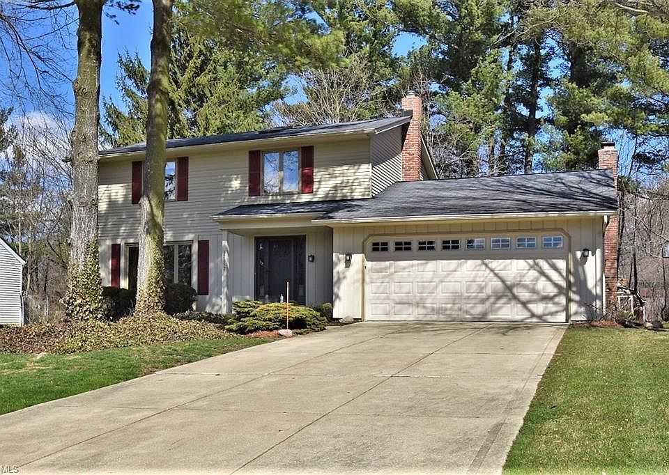 1st image of 32657 Springside Ln