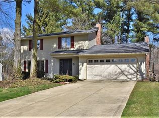32657 Springside Ln, Solon, OH 44139