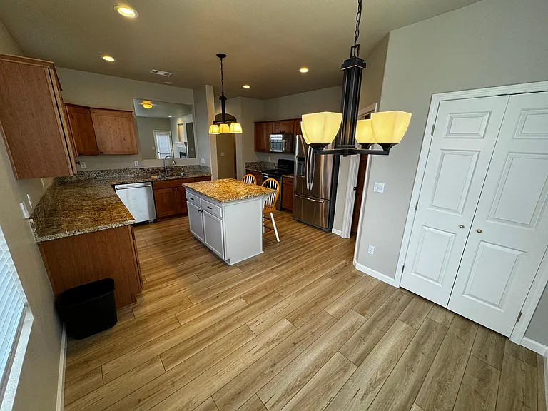 1643 Iron Mountain Dr — Photo 3