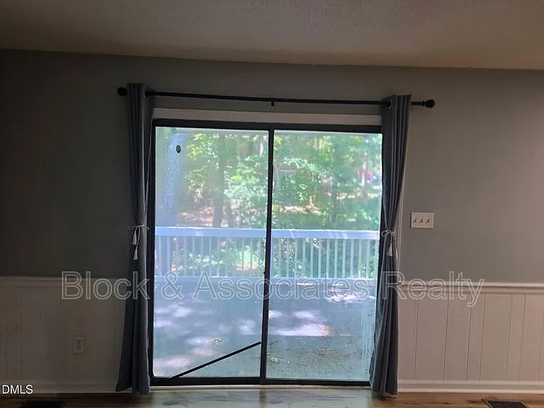 902 W Chatham St — Photo 13