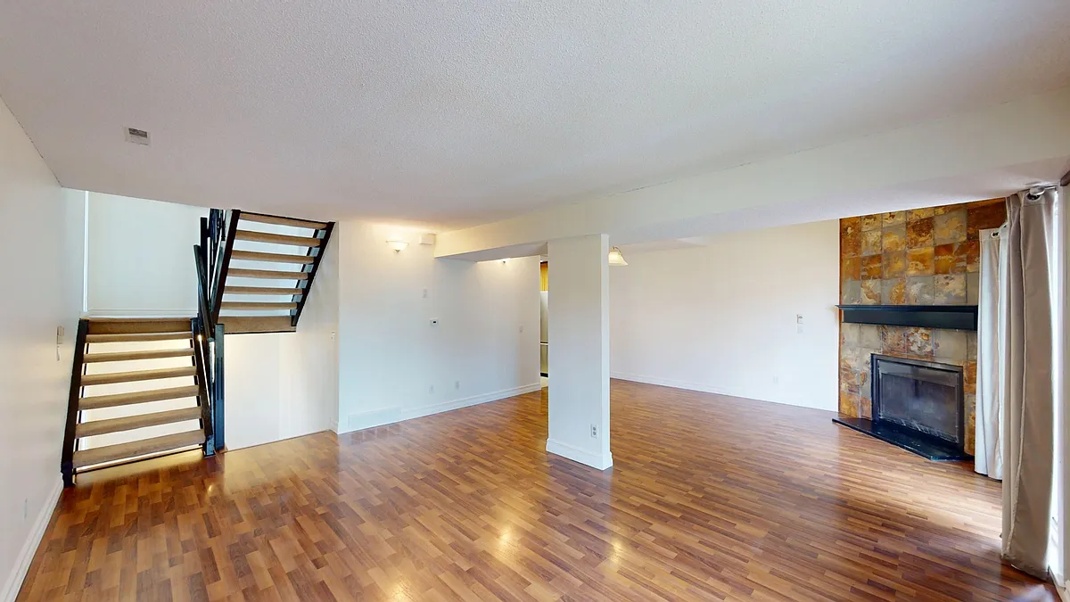 Building Photo - 13104 Elbow Dr SW #810