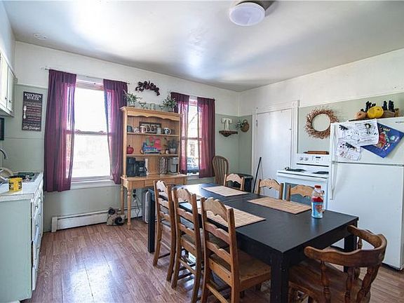 4th image of 71 Orchard St