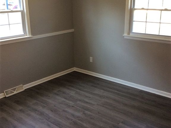 5th image of 4870 Southwood Dr