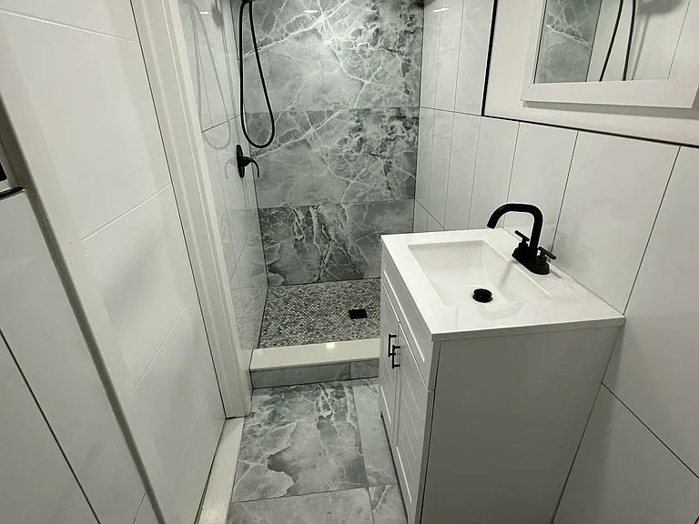 4927 Catharine St #4 — Photo 8