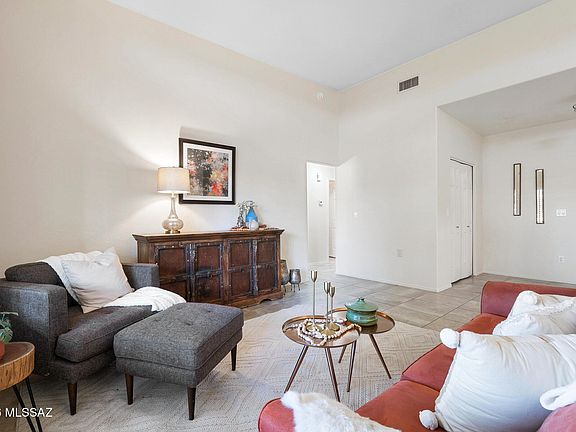 4th image of 140 E Paseo De Golf