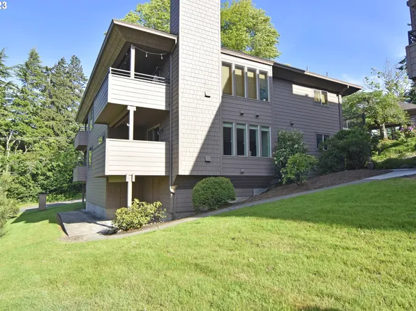 7 Rockridge Dr, Eugene, OR 97405
