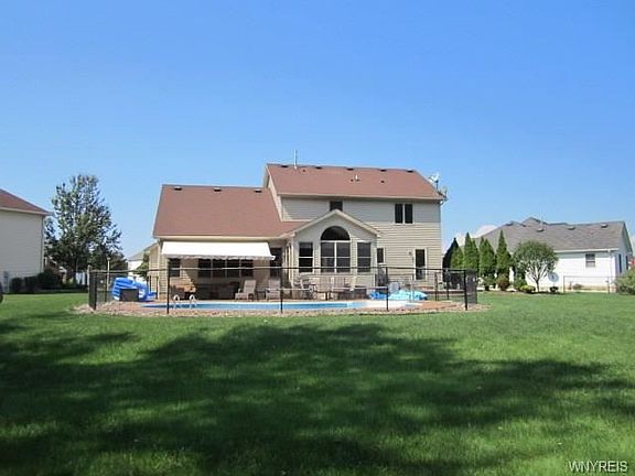 2nd image of 10 Peachtree Ct