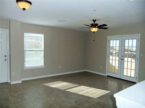 3rd image of 4737 Pistolero Ln