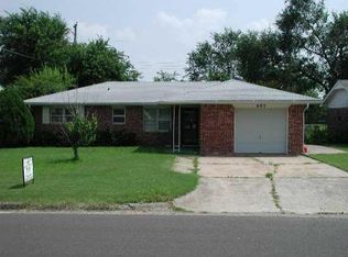 602 E Armstrong, Moore, OK 73160