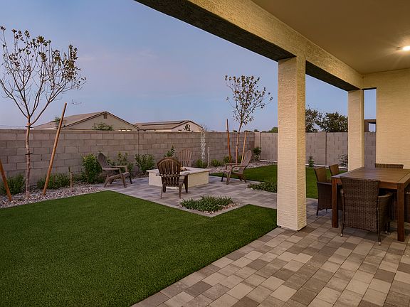 COVERED BACK PATIO