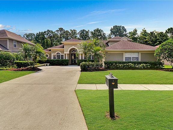 2nd image of 10562 Greencrest Dr