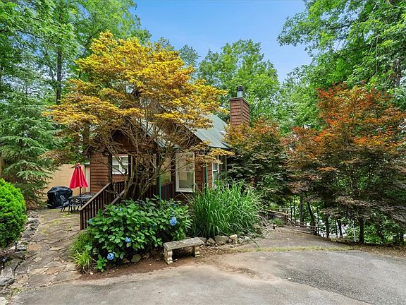 2nd image of 255 Horseshoe Bend Dr