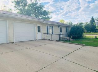 702 10th Ave, Britton, SD 57430
