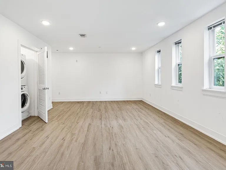 1335 N Marston St #402 — Photo 7
