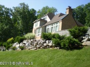 255 Deercroft Dr, Blacksburg, VA 24060