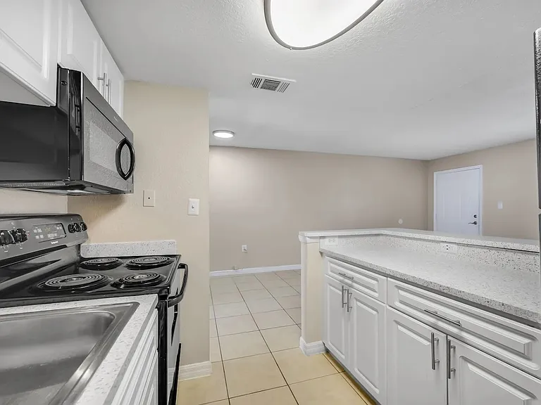 Serenity Lake Apartments — Photo 32