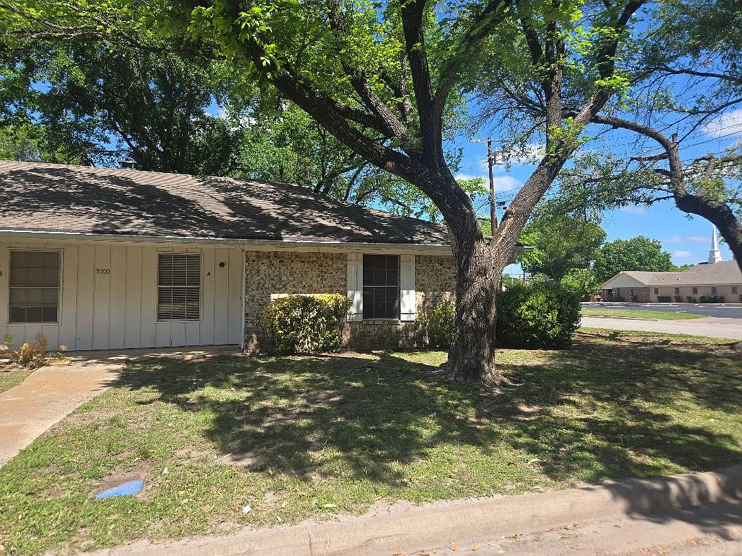 2 bed, 1000 sqft, $1,100 — Photo 1