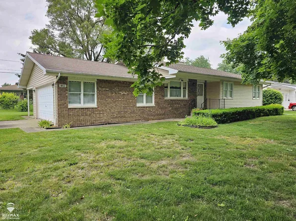 892 Krust Dr, Owosso, MI 48867